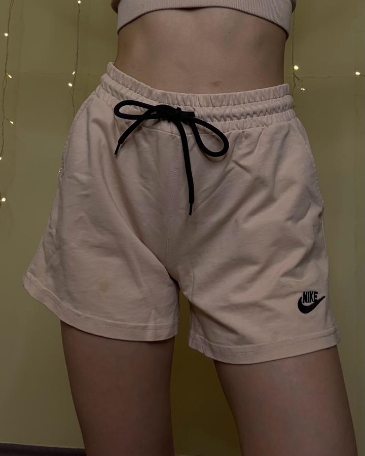 Бежевые шортики