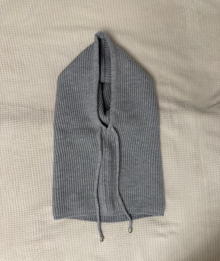 Осенне-зимняя вязаная шапка с шарфом