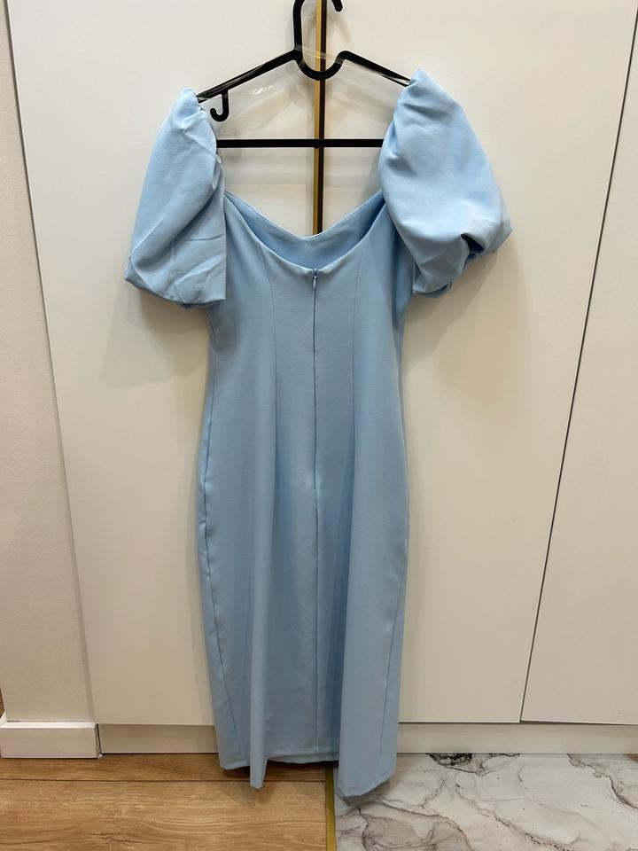 Платье с разрезом