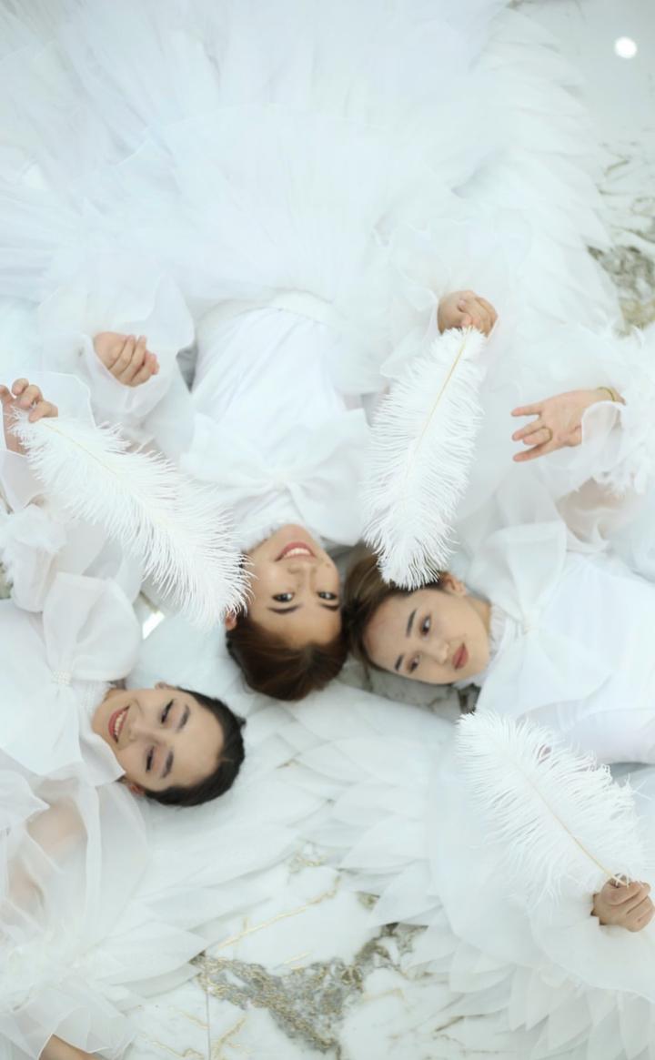 Танцевальные костюмы "Аққу"