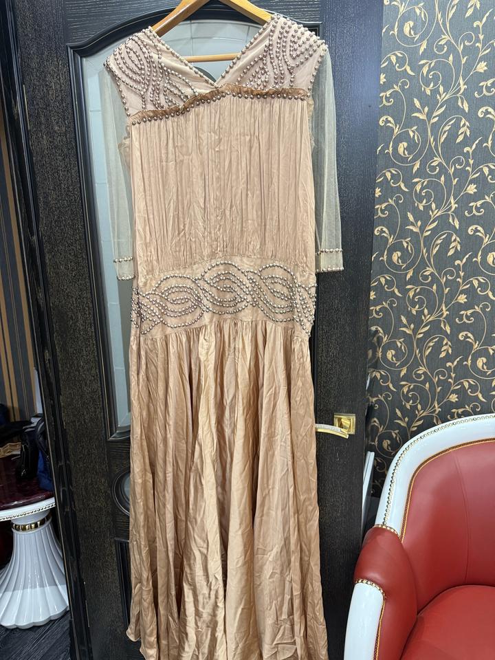 Платье шикарное laura