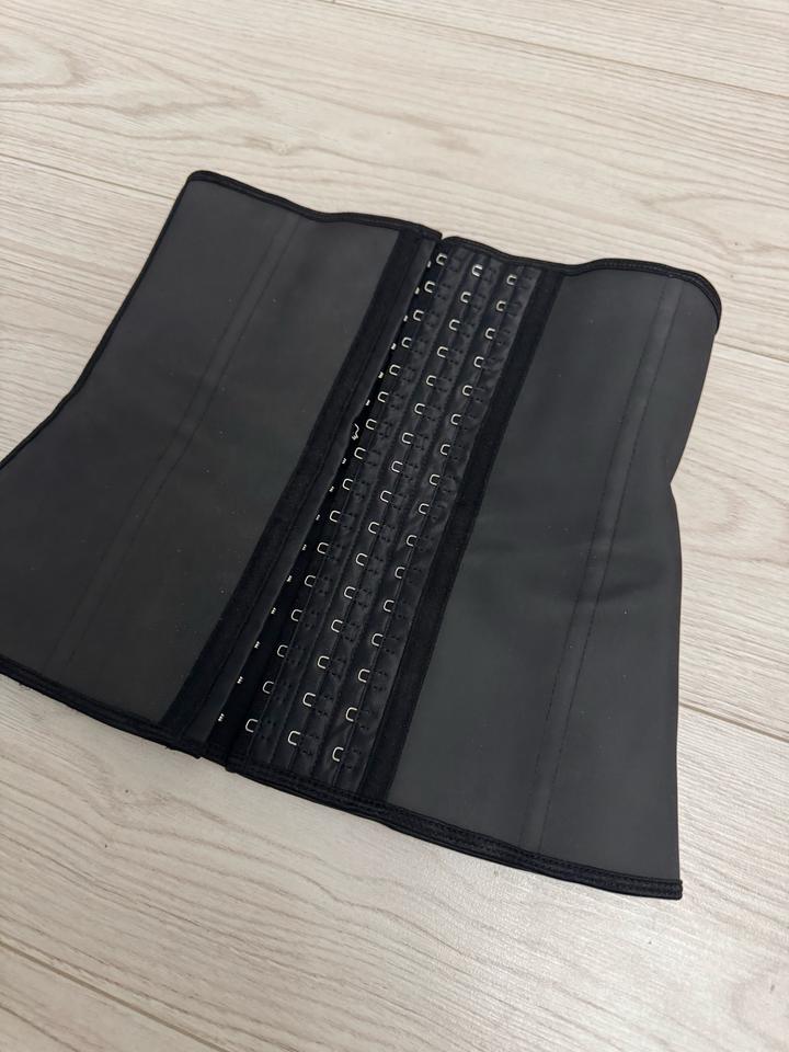 Плотный корсет