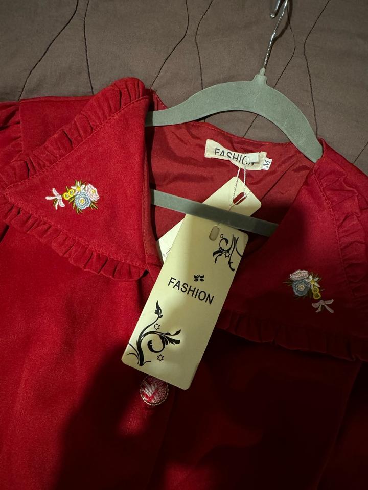 Красное платье