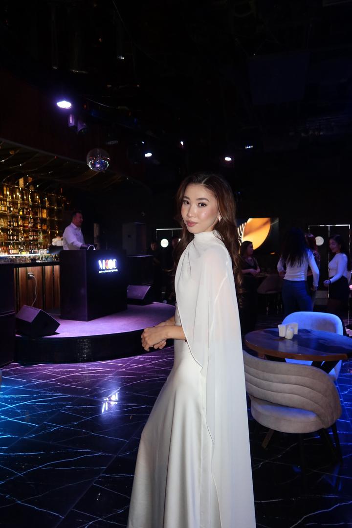 Платье со шлейфом