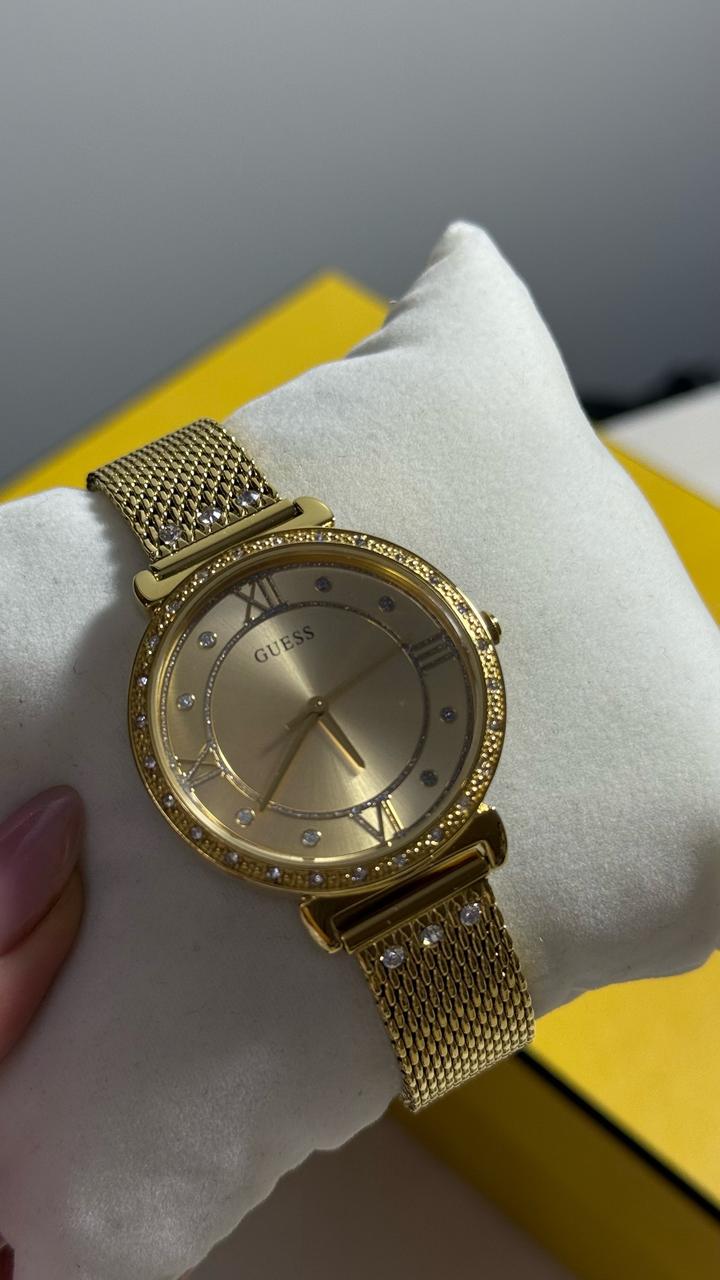 Часы Guess