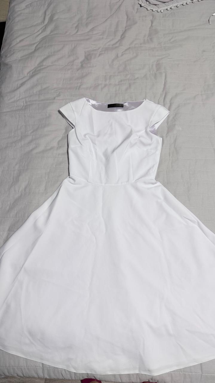 Белое итальянское платье подходит на S и xs