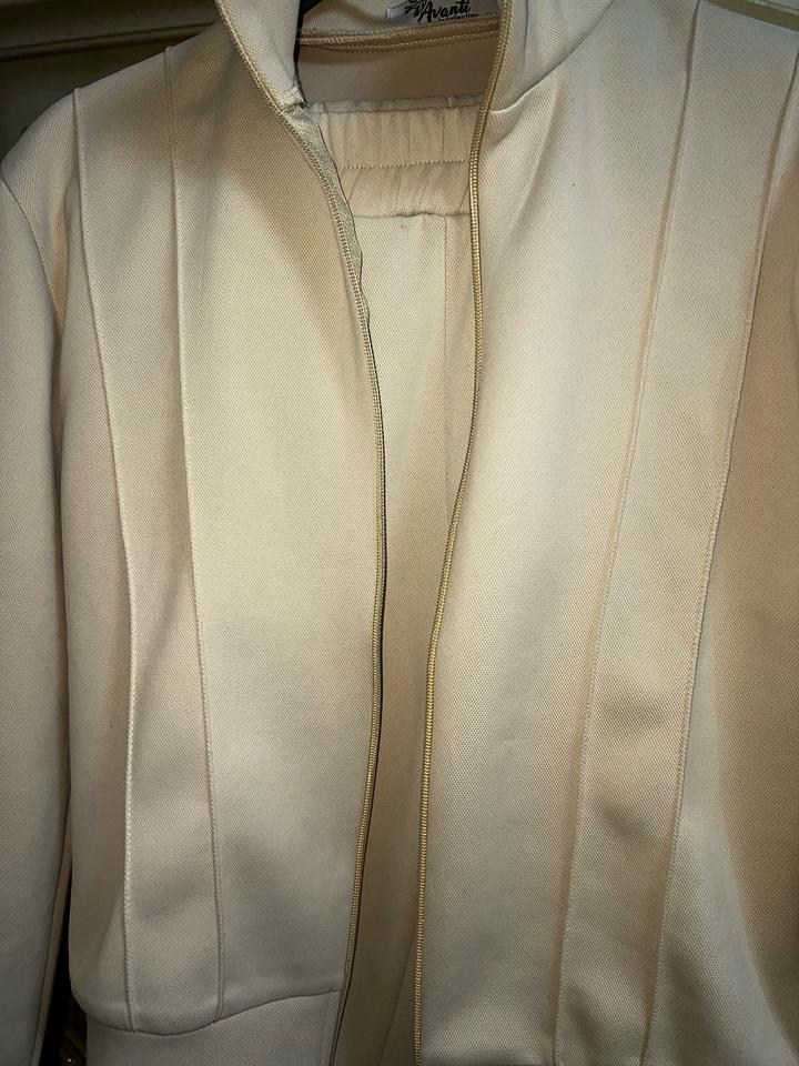 Повседневная бежевая двойка