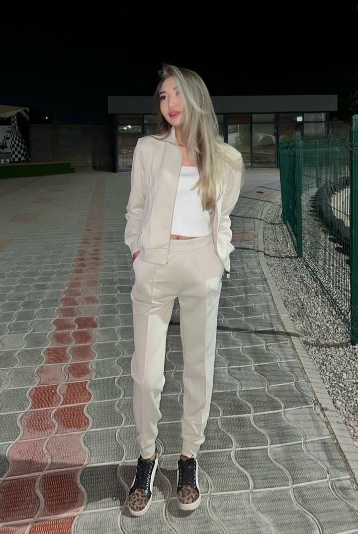 Повседневная бежевая двойка