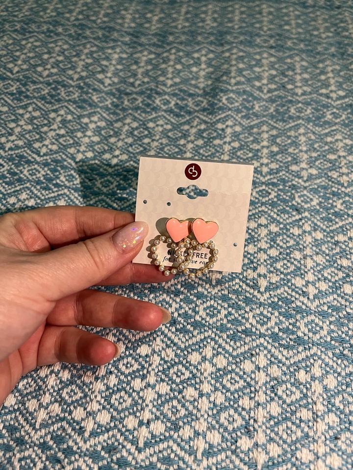 5 пар серёжек всего за 5000 тг ✨Отдаю комплектом.