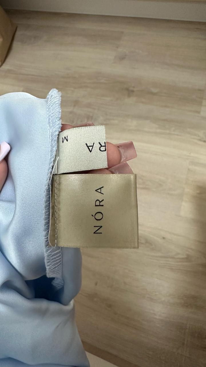 Платье «Jonna» из магазина «Nora.label.kz» в голубом цвете.