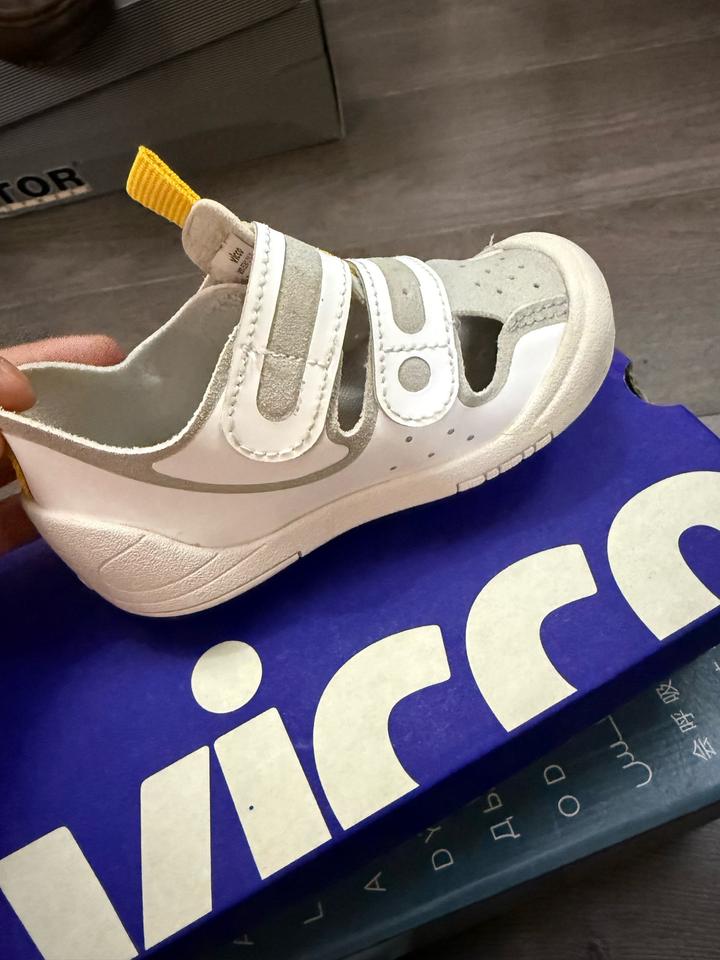 Детские сандали