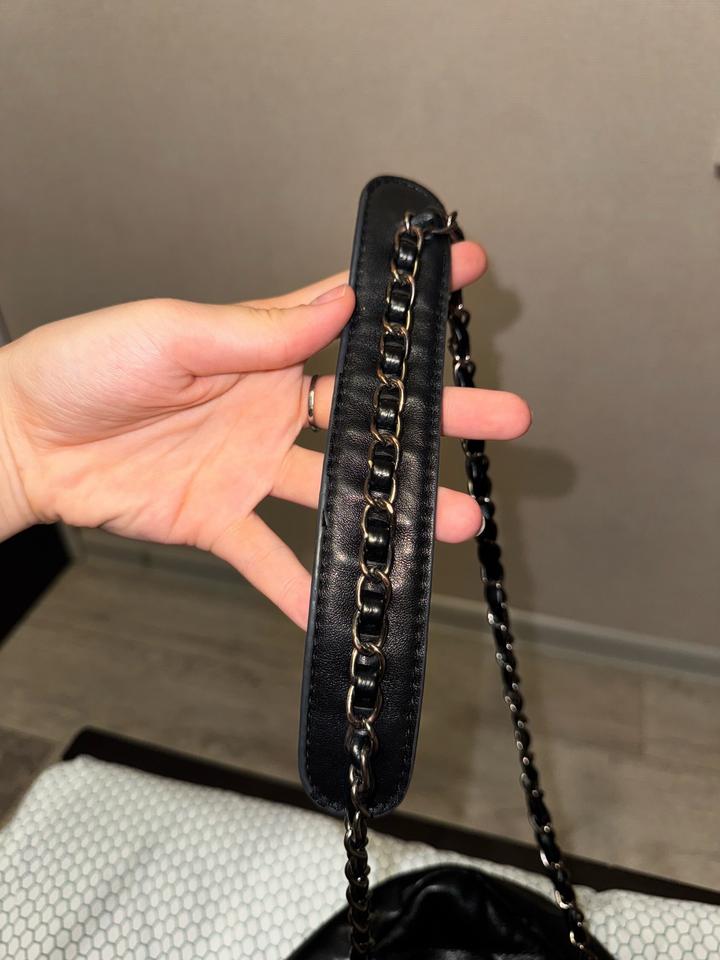 Сумка Chanel 19 в отличном состоянии