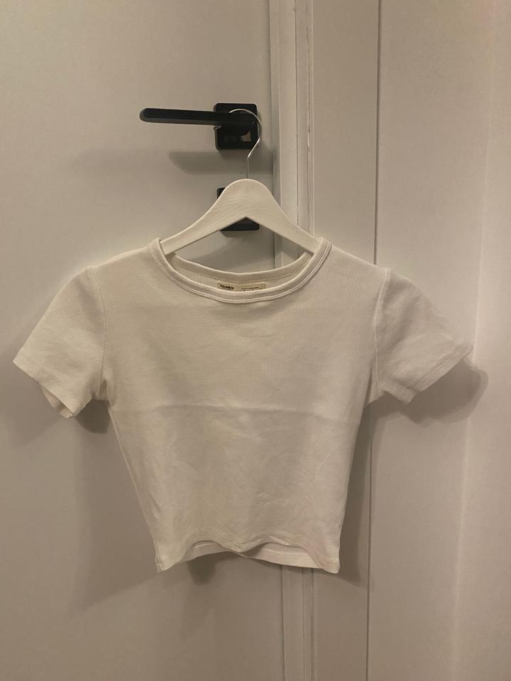 Белая футболка Pull&Bear
