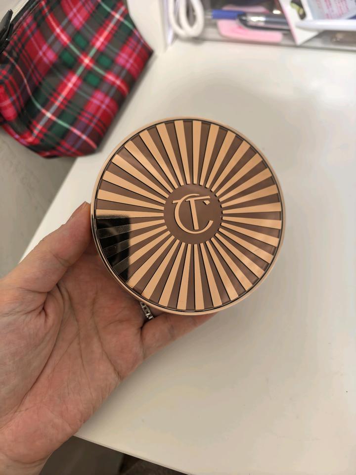 Бронзер- скульптор Charlotte Tilbury