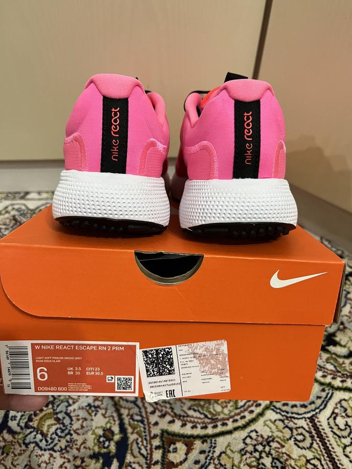 Кроссовки Nike