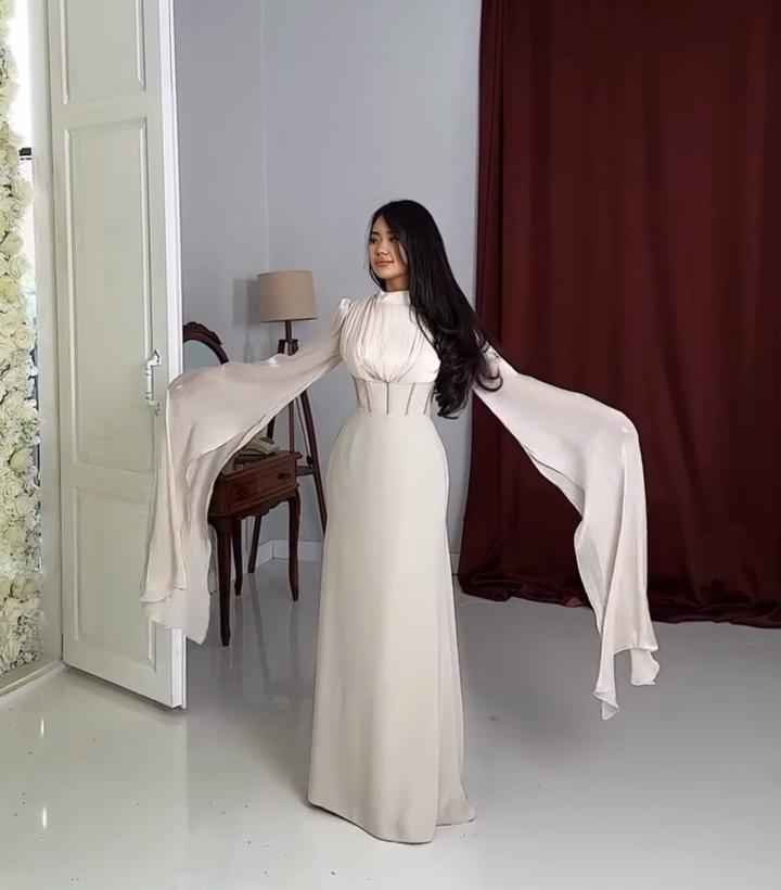 Платье со шлейфом