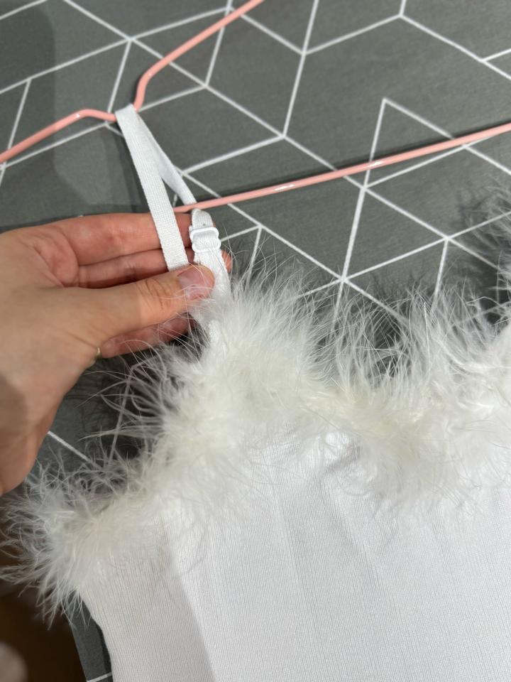 Майка топ с перьями