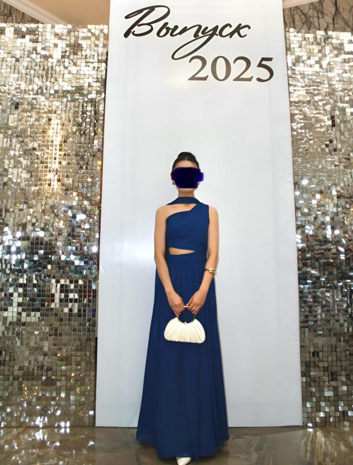 Синее вечернее платье