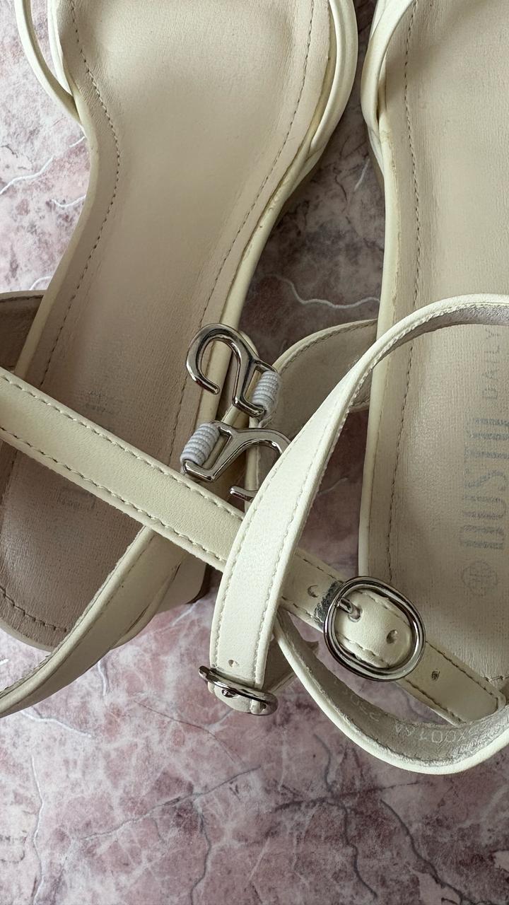 Босоножки Dusto