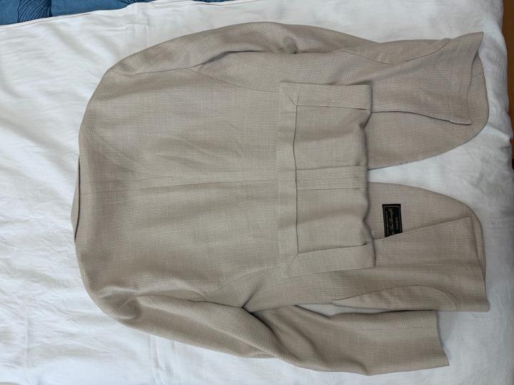 Продам бежевый итальянский пиджак