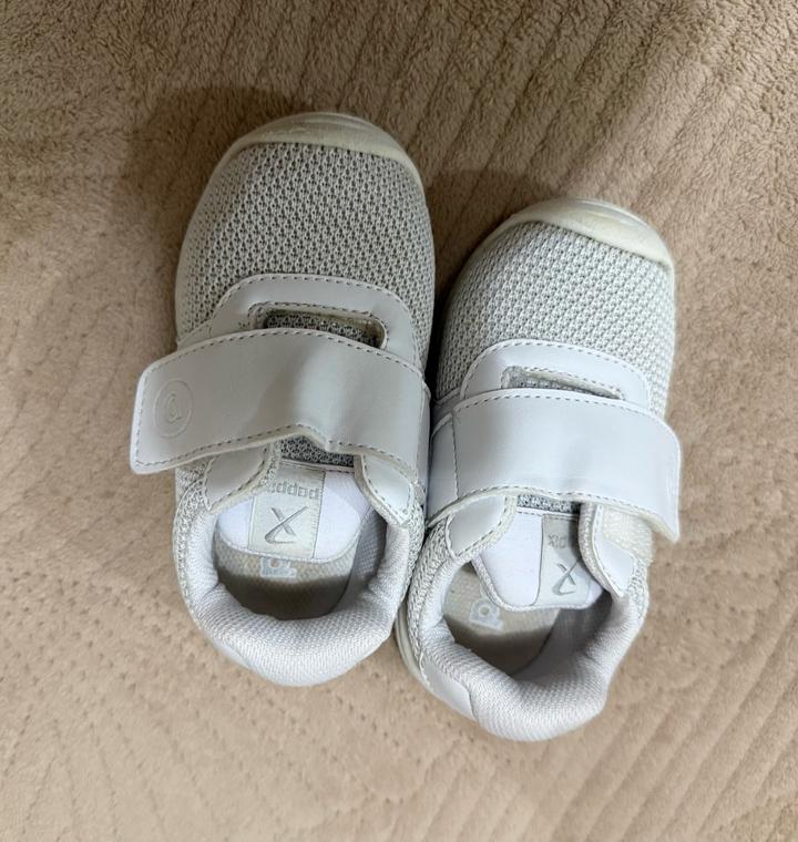 Кроссовки и сандали