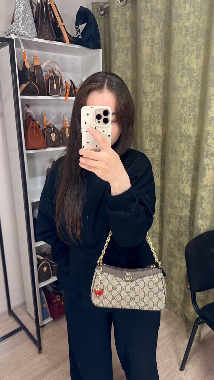 Сумка багет от Gucci