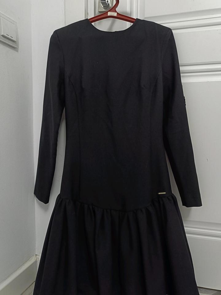 Мини-платье с длинными рукавами