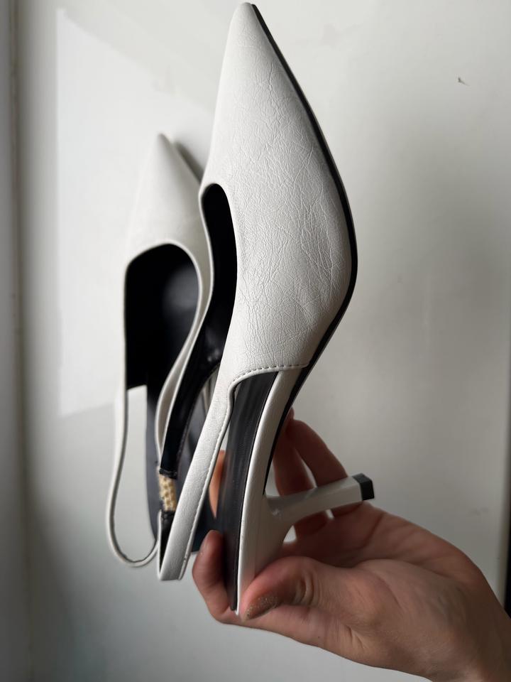 Туфли молочные