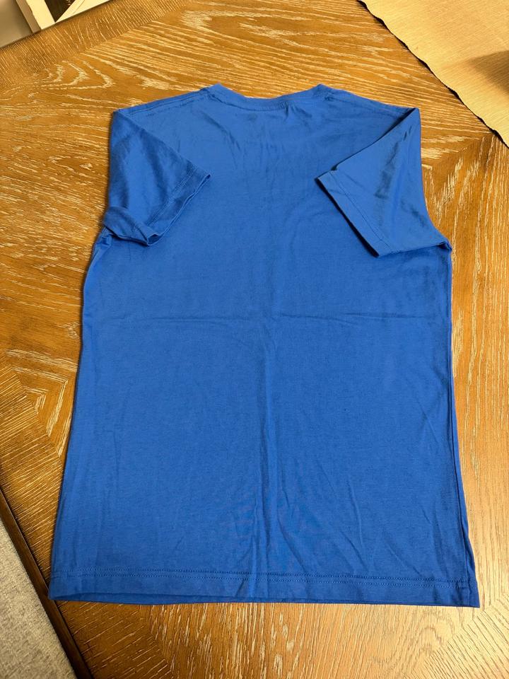 Футболка WHO.A.U