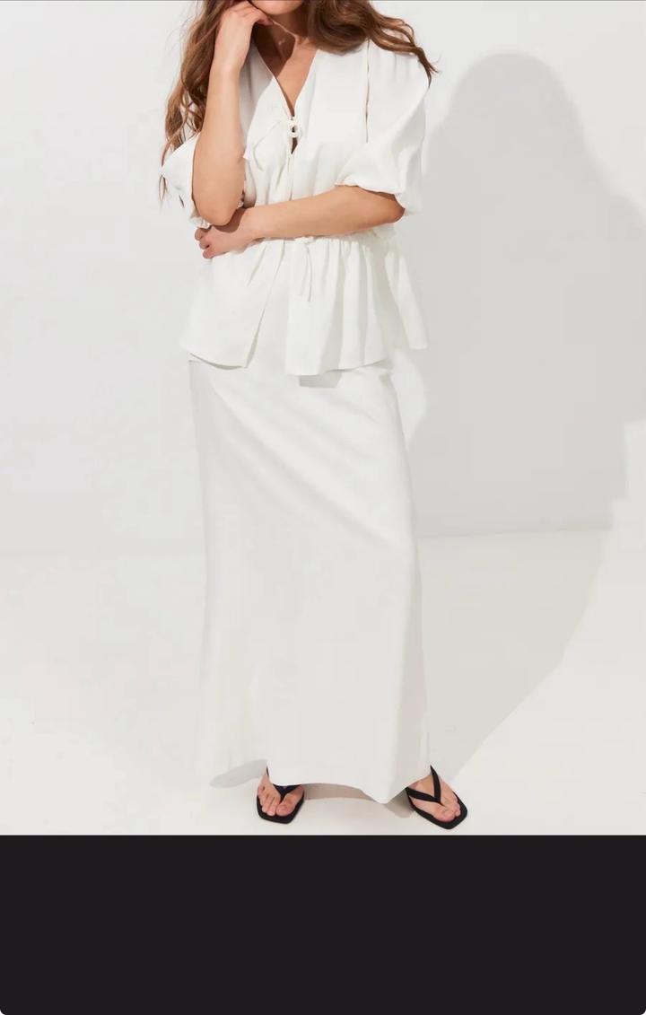 Белая льняная юбка