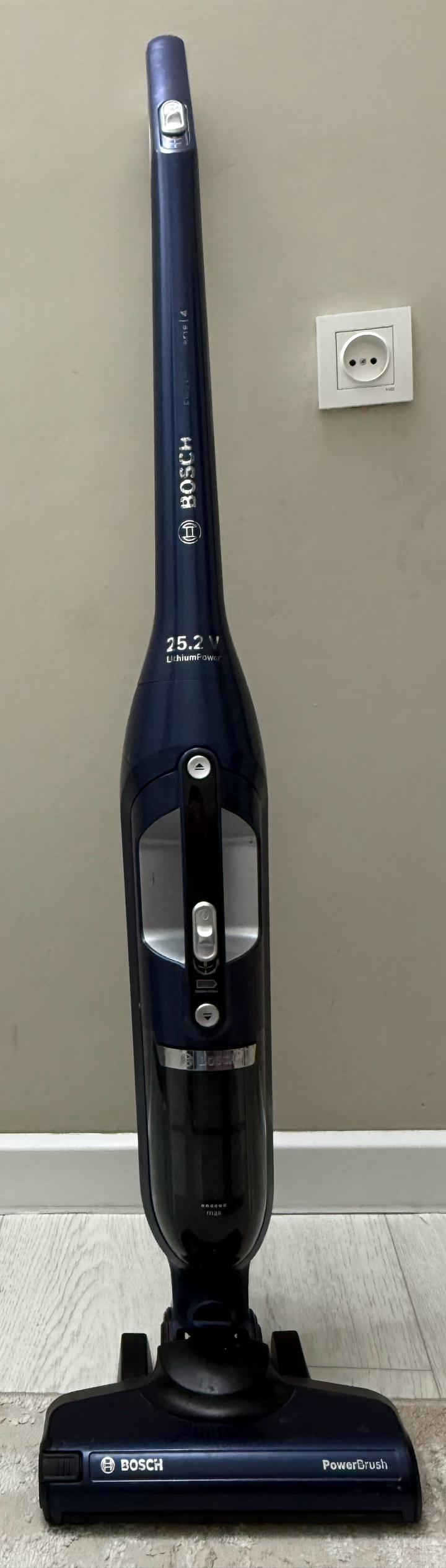 Б/У Аккумуляторный пылесос Flexxo Bosch BCH3P255