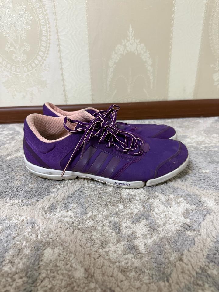 Кроссовки adidas