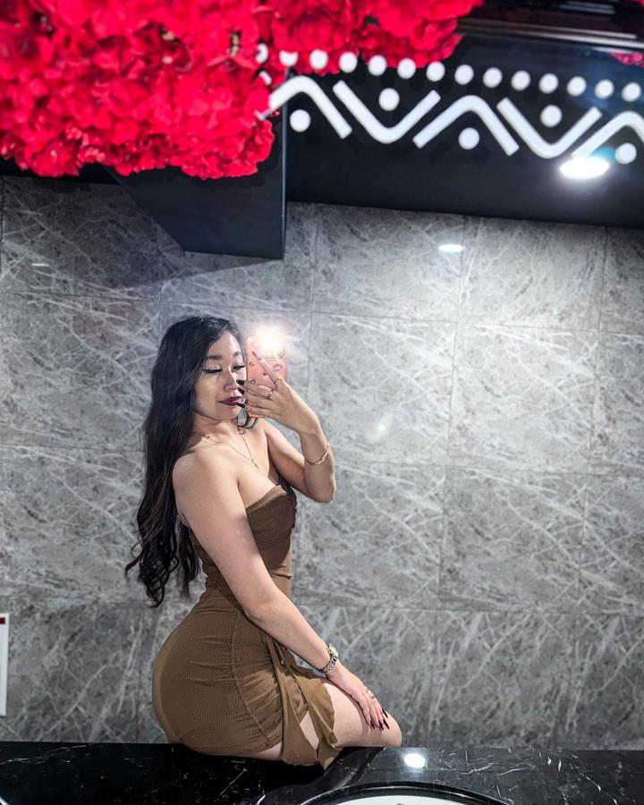 Бежевое платье