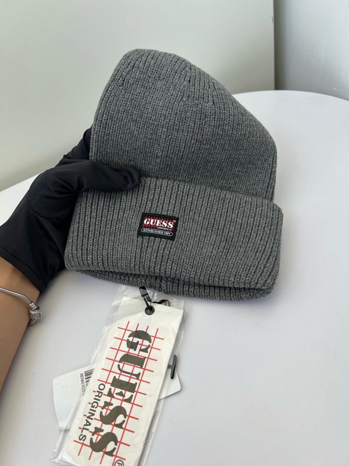 Шапка Guess