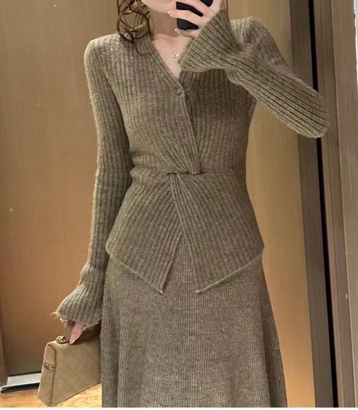 Вязаный комплект