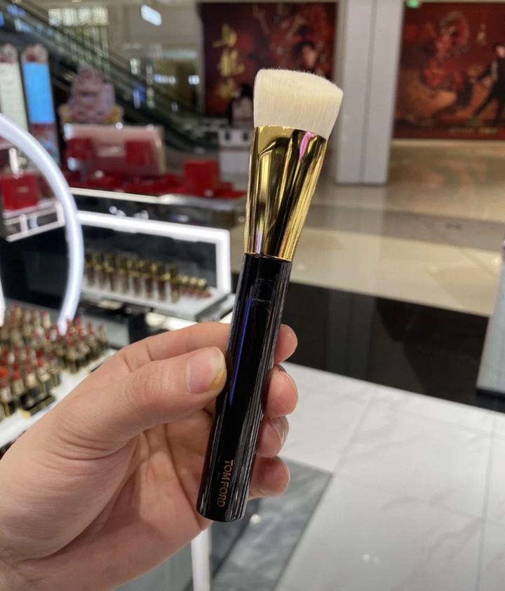 Косметичка и кисти Tom Ford