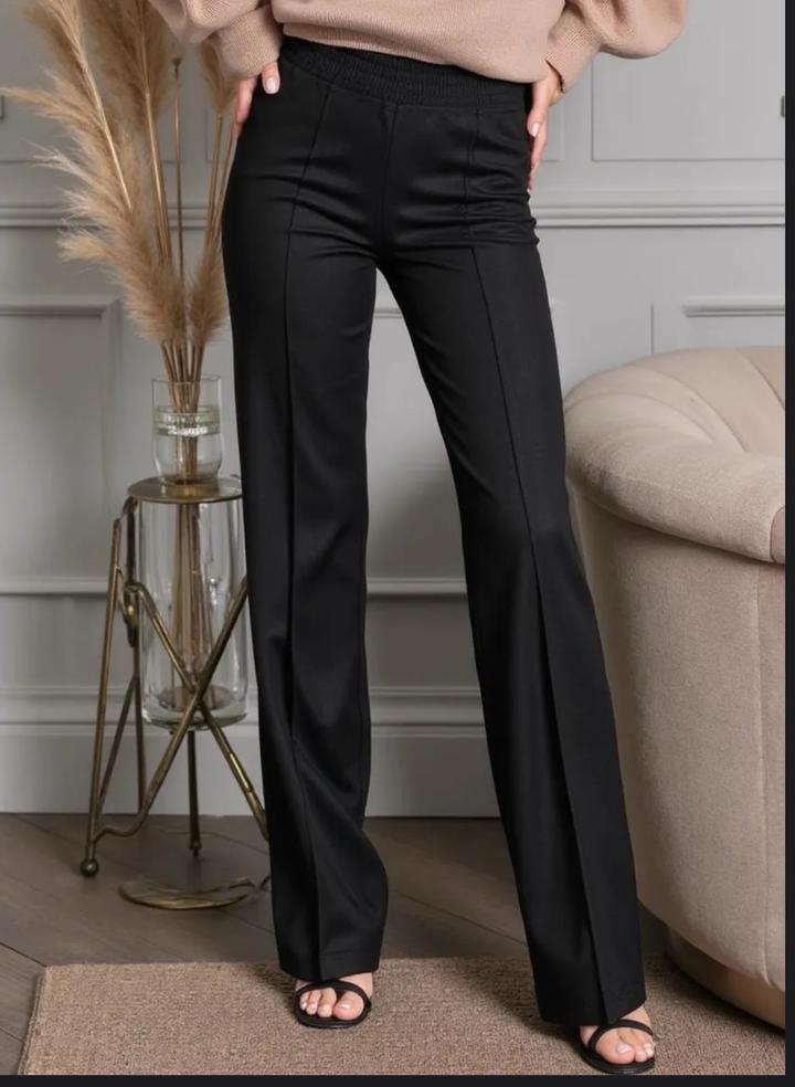 Черные брюки «под замшу»