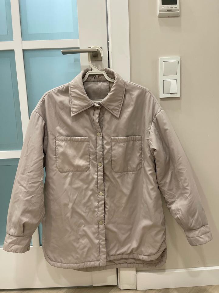 Бежевая куртка весеняя