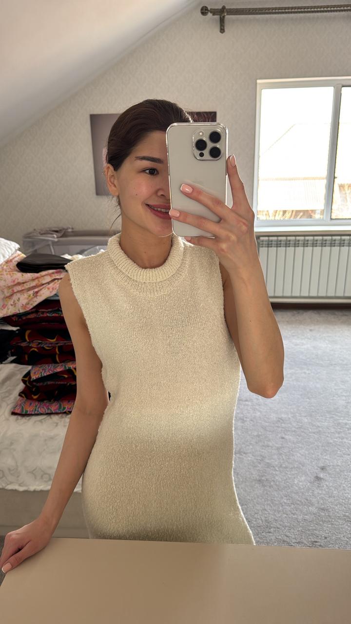 Платье прямого кроя, не надевалось ни разу, идеально на осень.