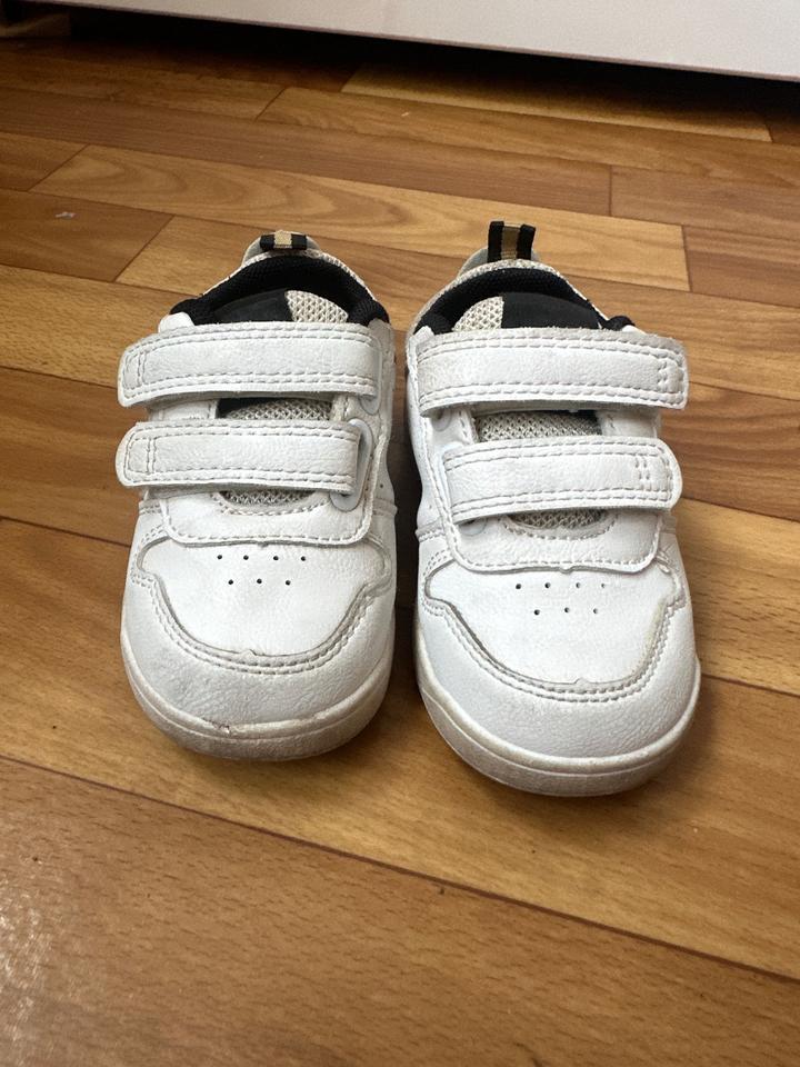 Кроссовки детские