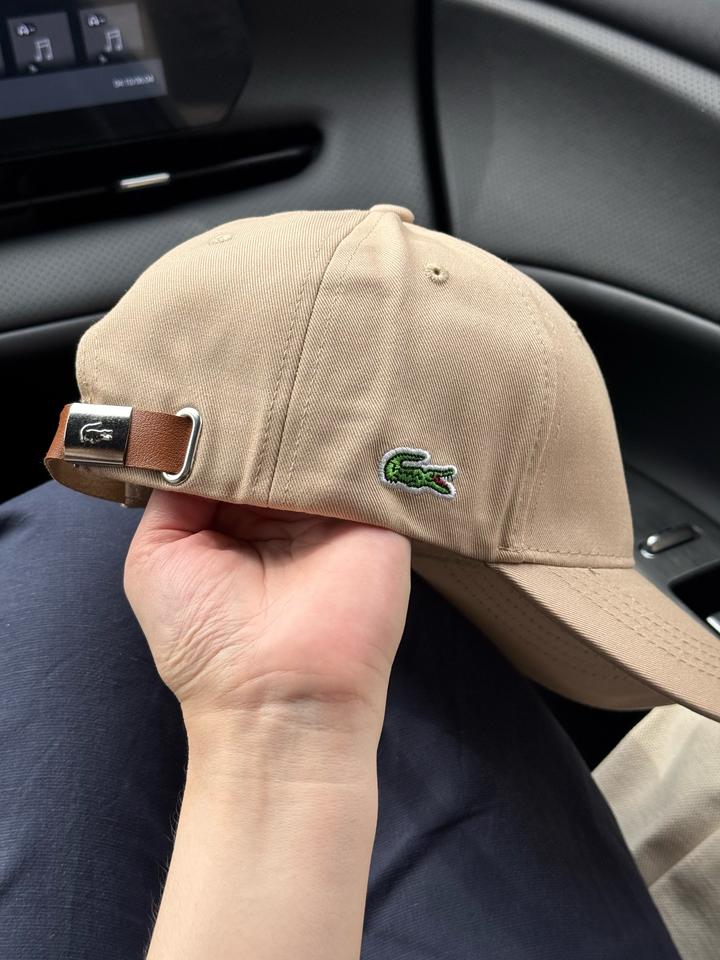 Базовая бежевая кепка Lacoste