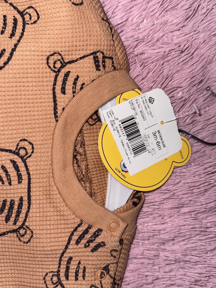 Костюмчик новый 3-6 мес