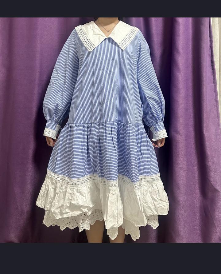 Голубое платье