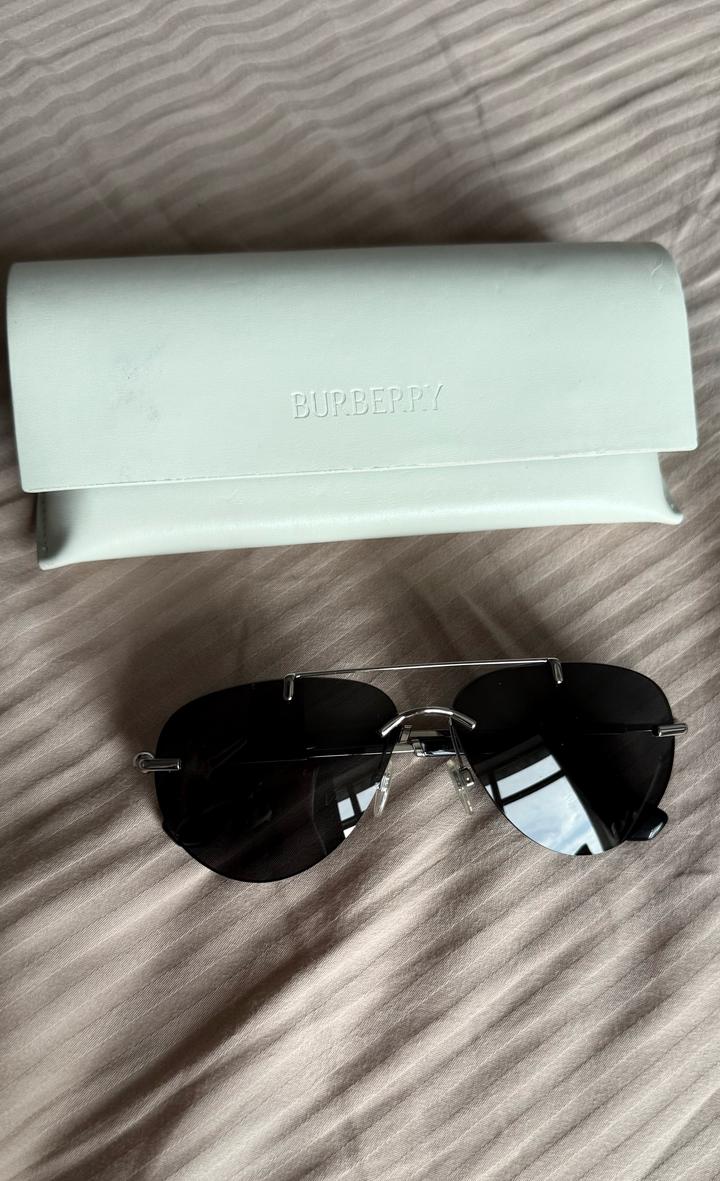 Очки Burberry