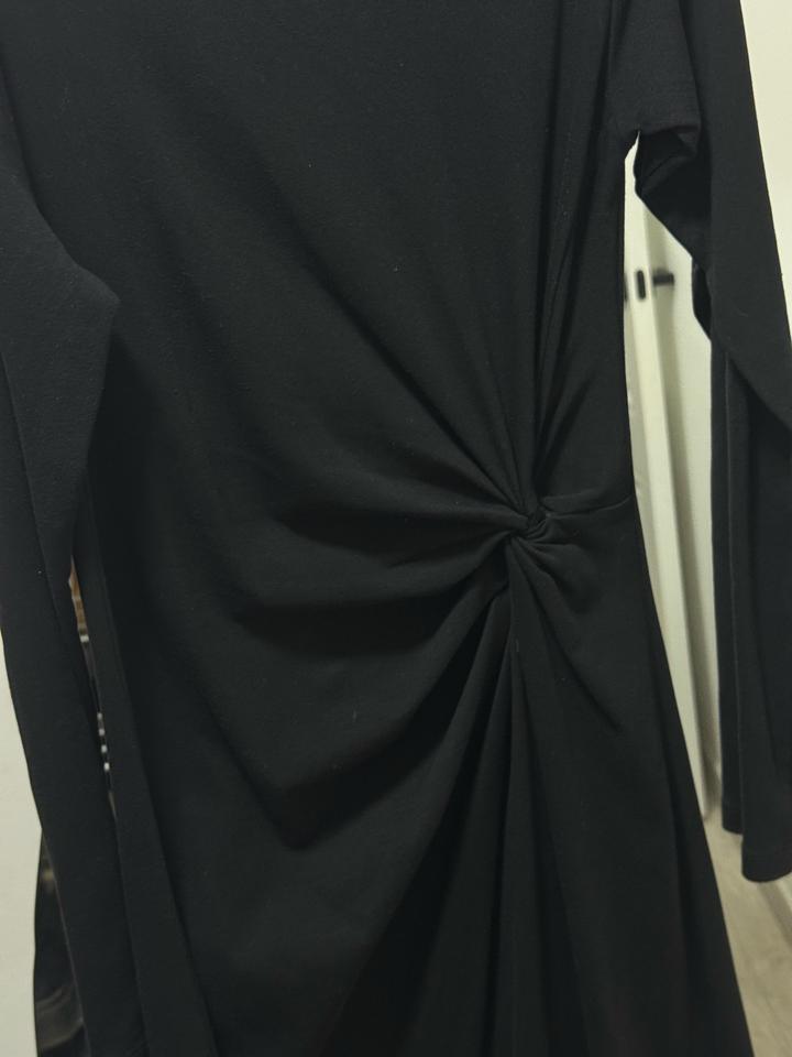 Черное платье