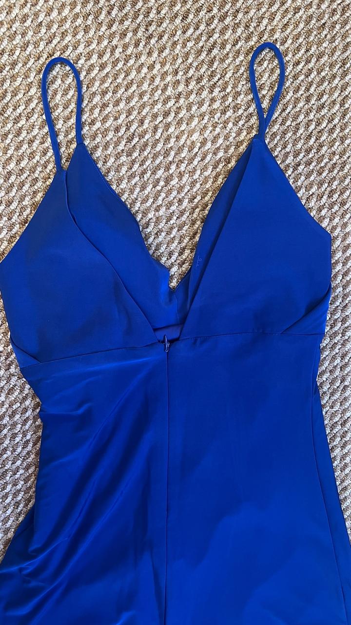 Платье приталенный