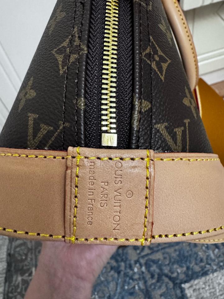 Стильная и элегантная сумка от Louis Vuitton.