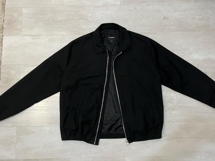 Черный бомбер Pull&Bear