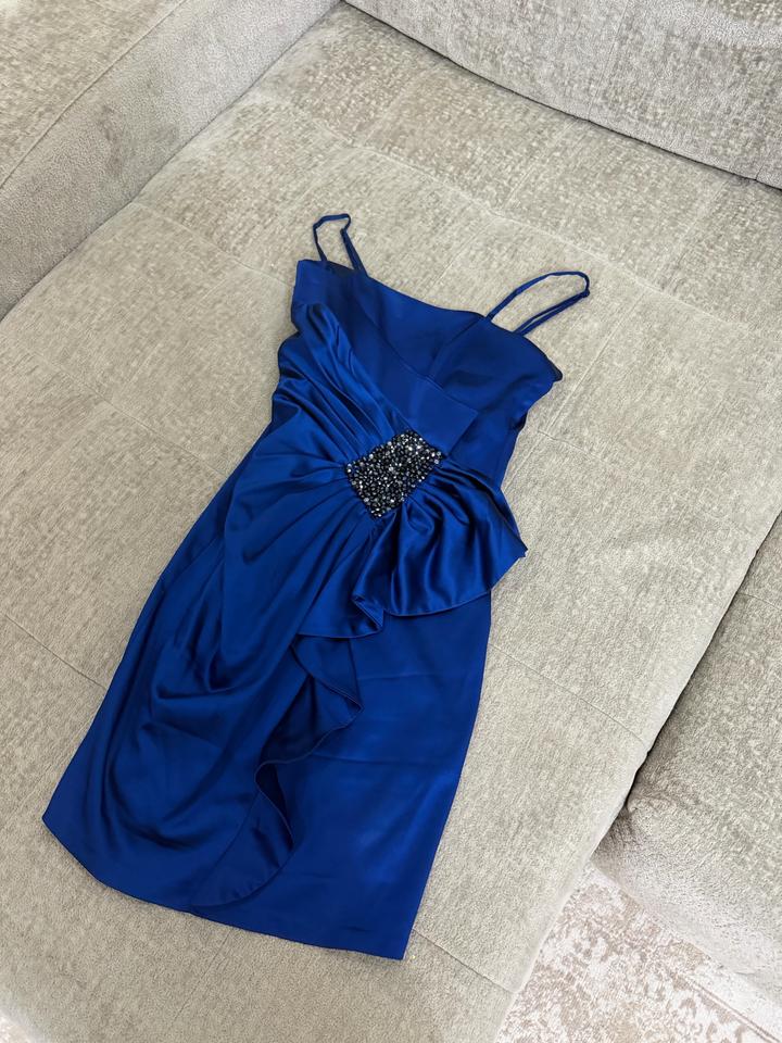 Дизайнерское платье