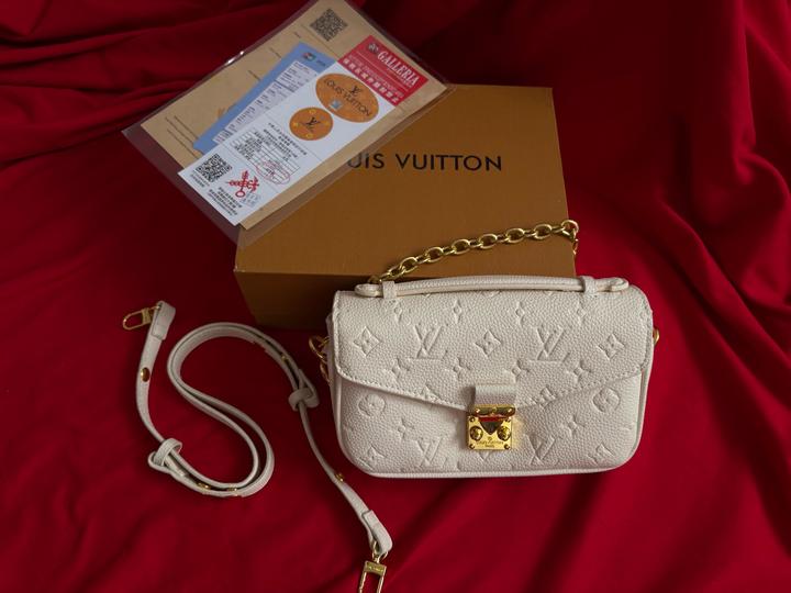 Беж Сумка Louis Vuitton
